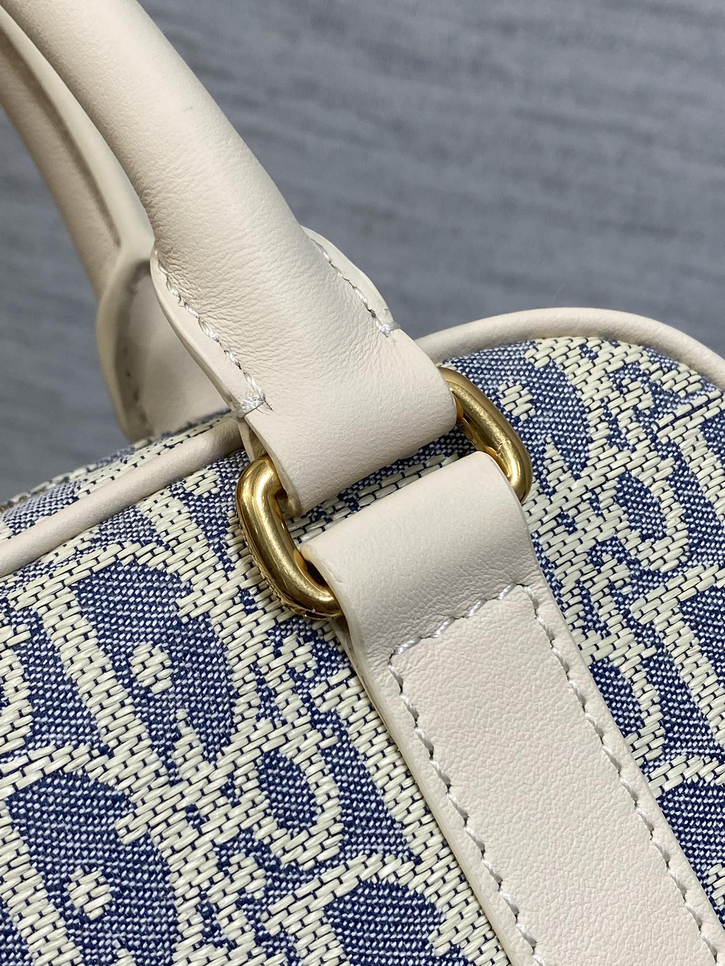 CD new single shoulder bag