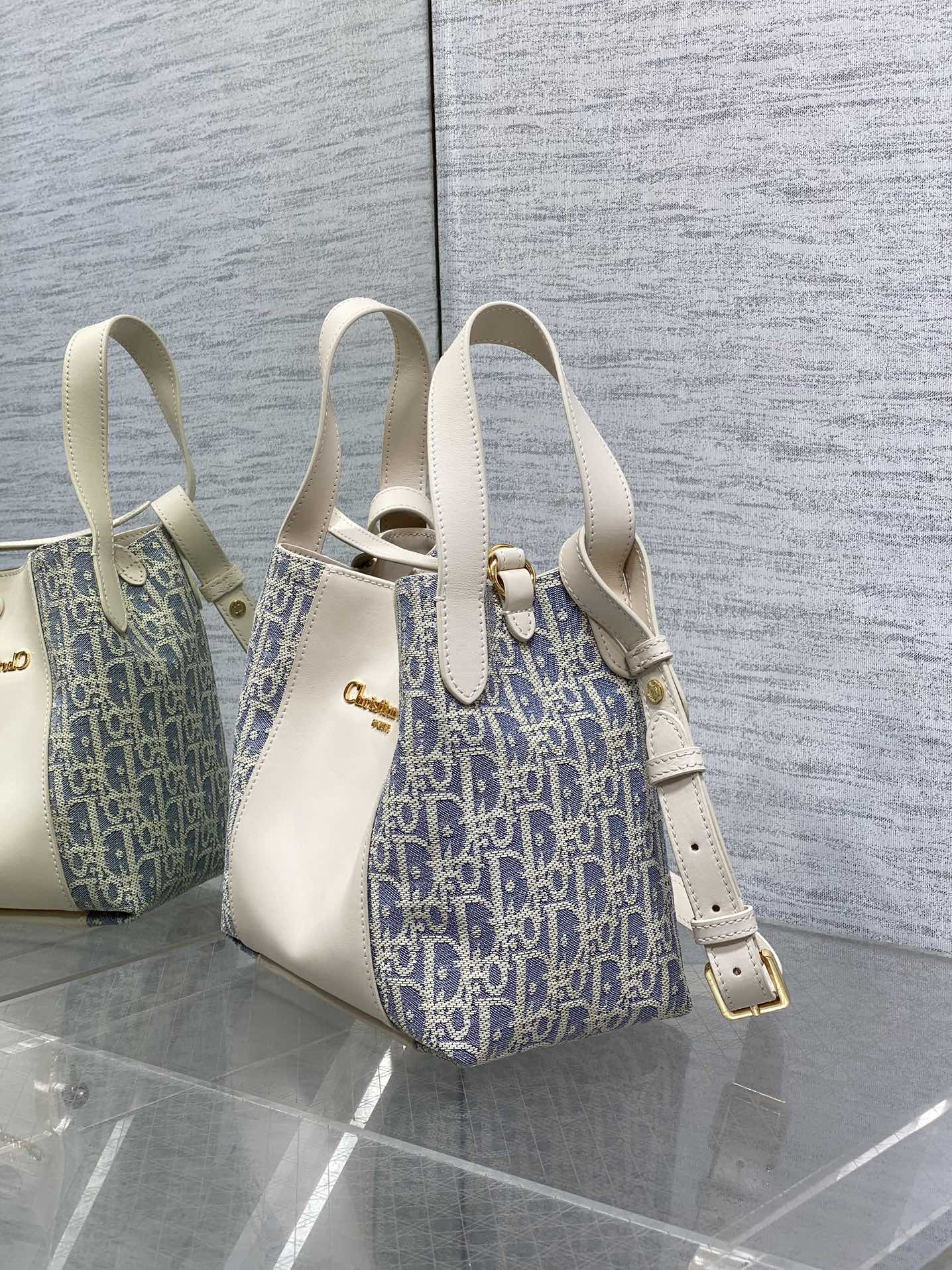 CD new single shoulder bag