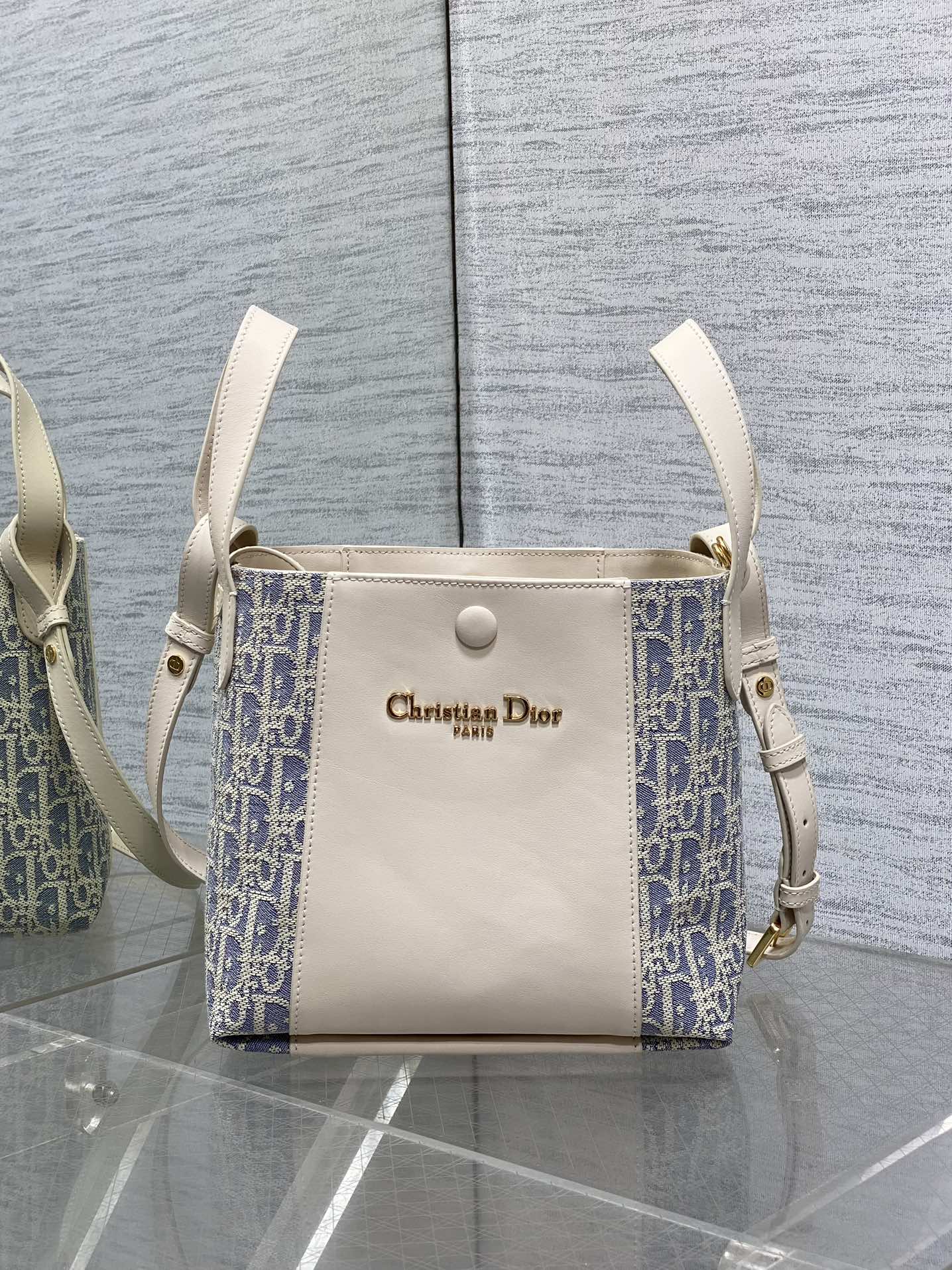 CD new single shoulder bag