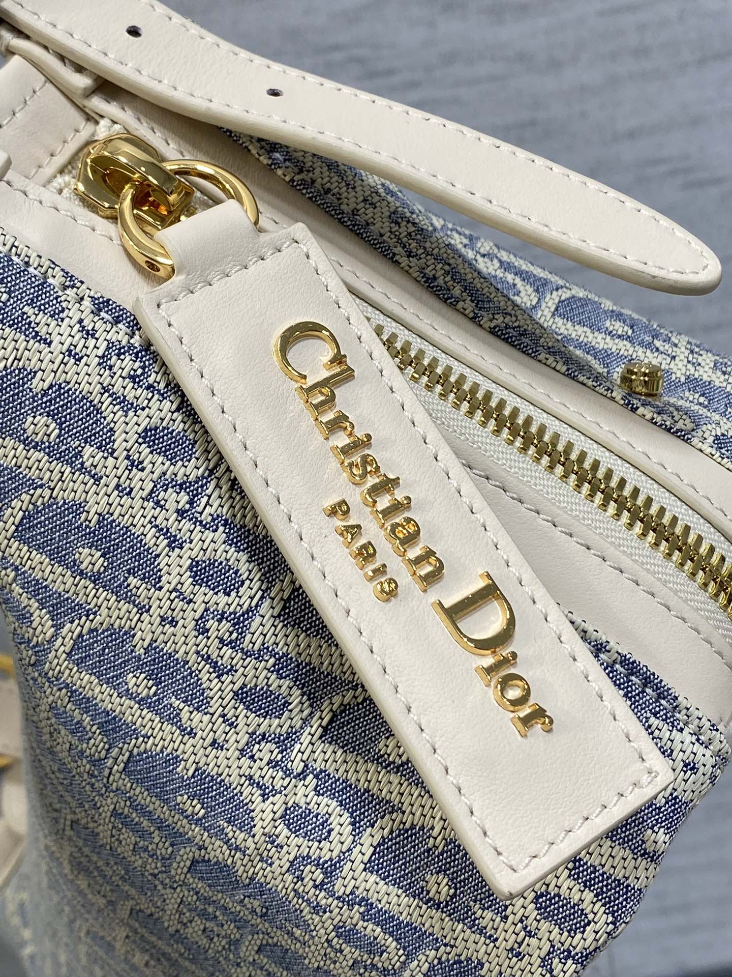 CD new single shoulder bag