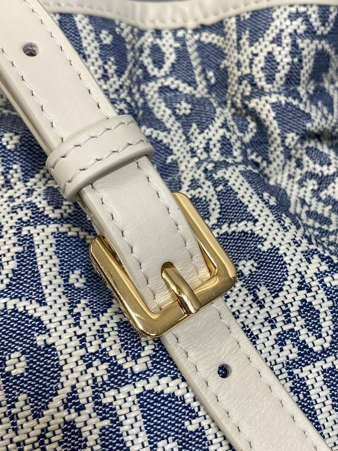 CD new single shoulder bag