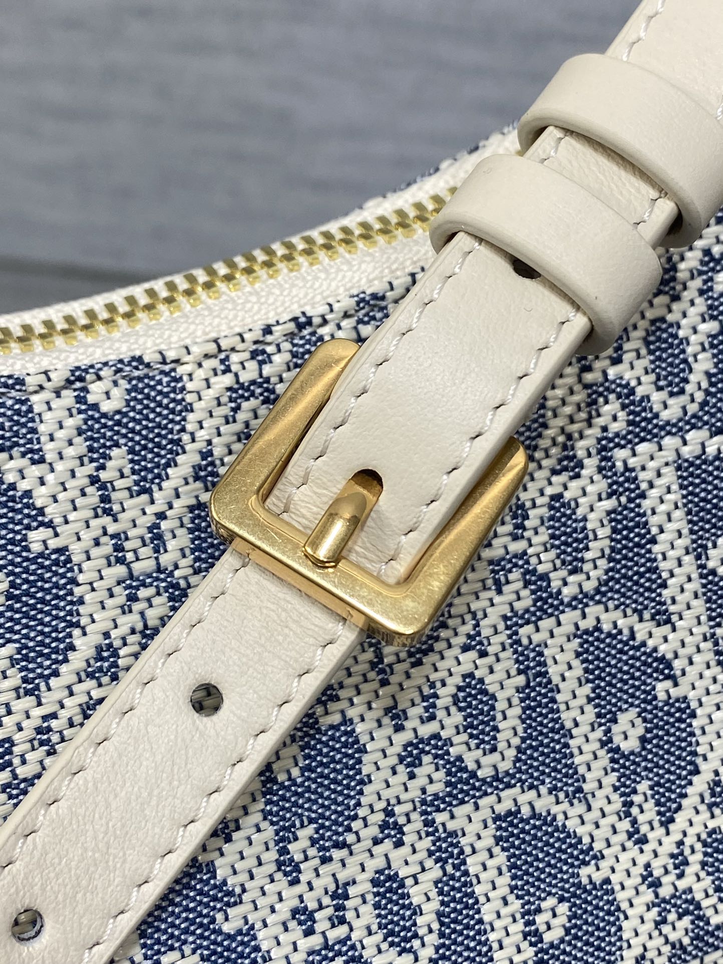 CD new single shoulder bag