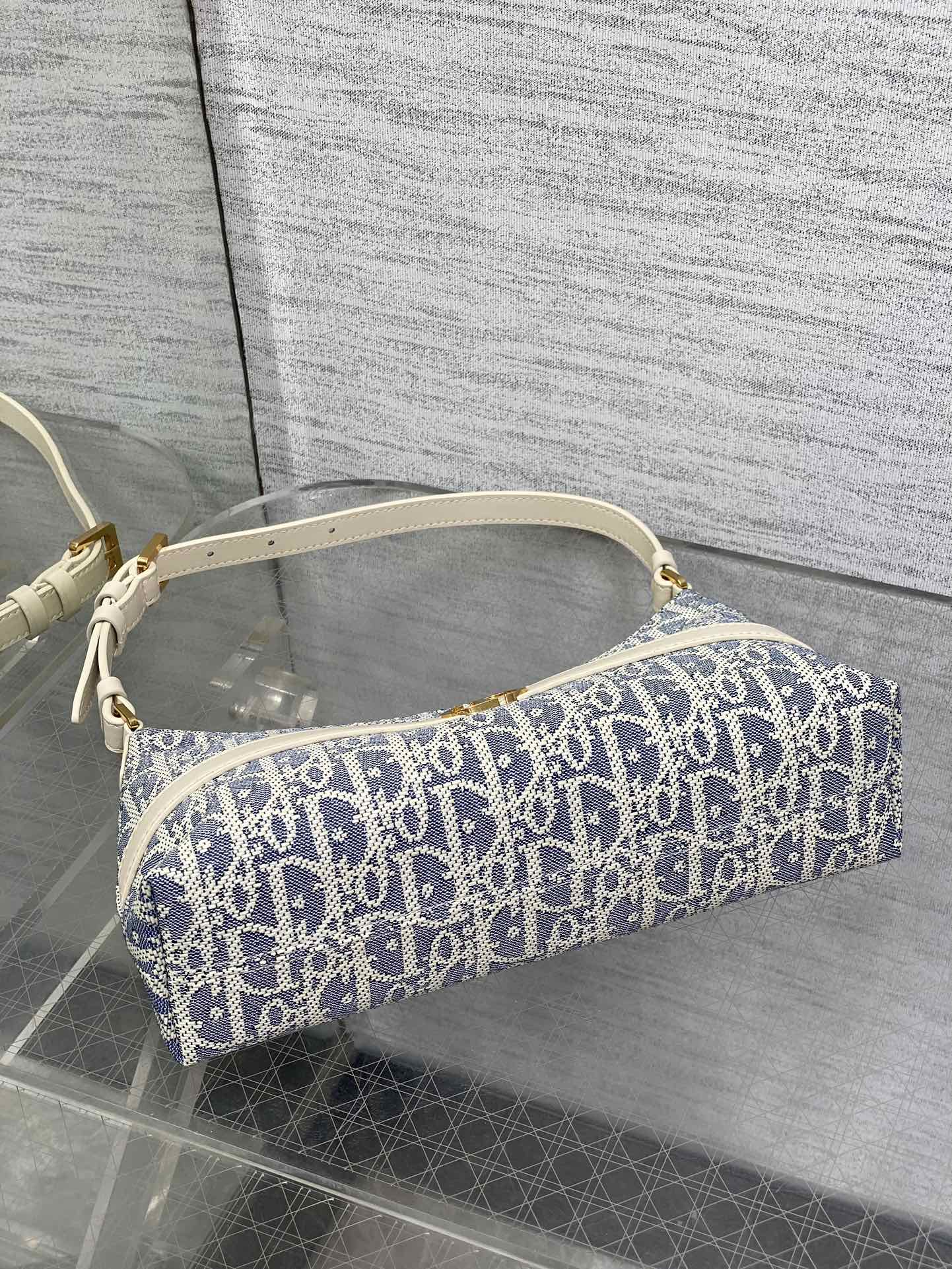 CD new single shoulder bag