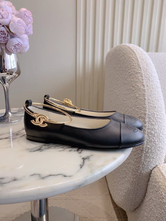 Chan New  flat shoes