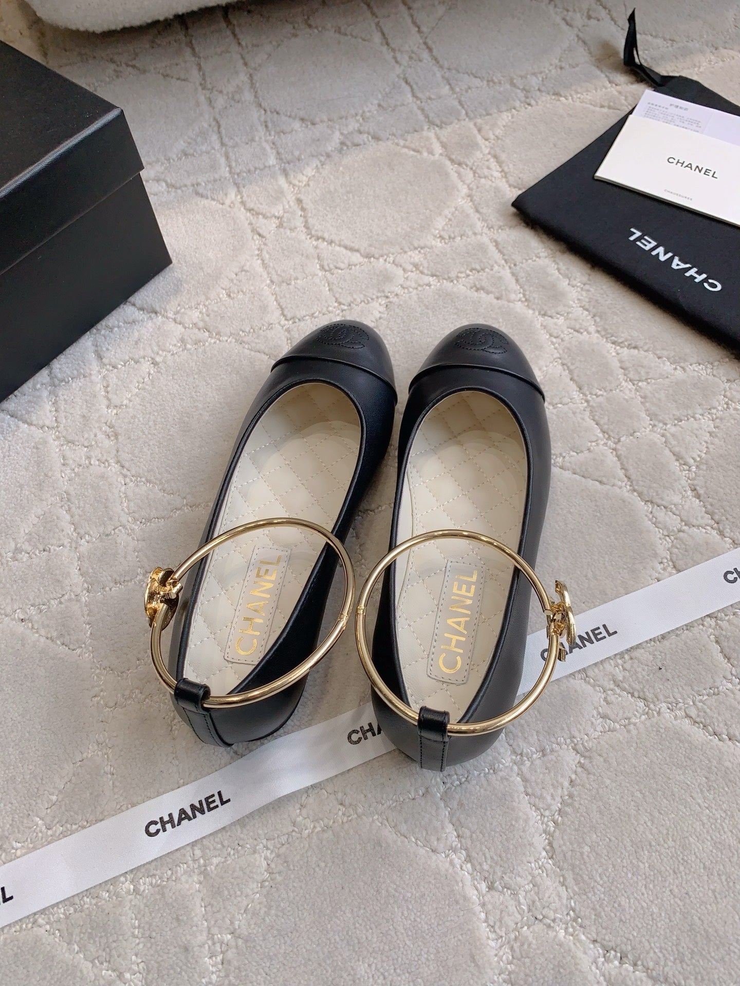 Chan New  flat shoes