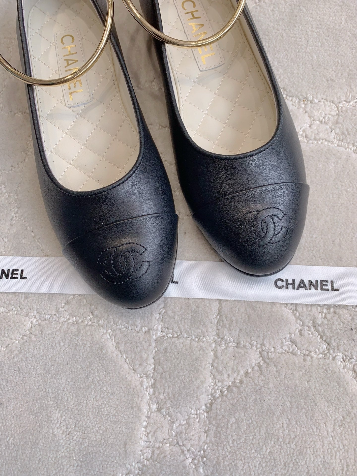 Chan New  flat shoes