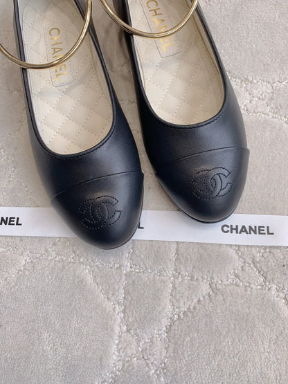 Chan New  flat shoes