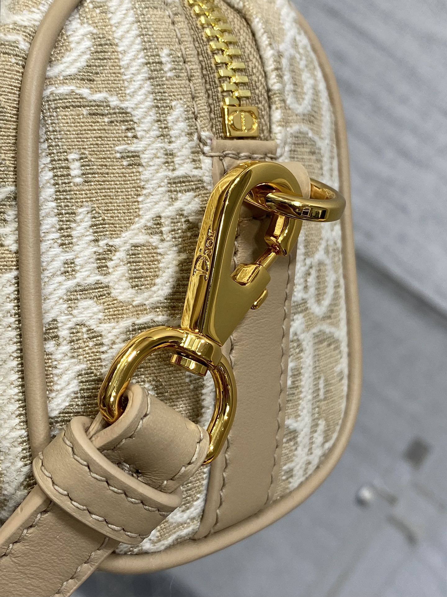 CD new single shoulder bag