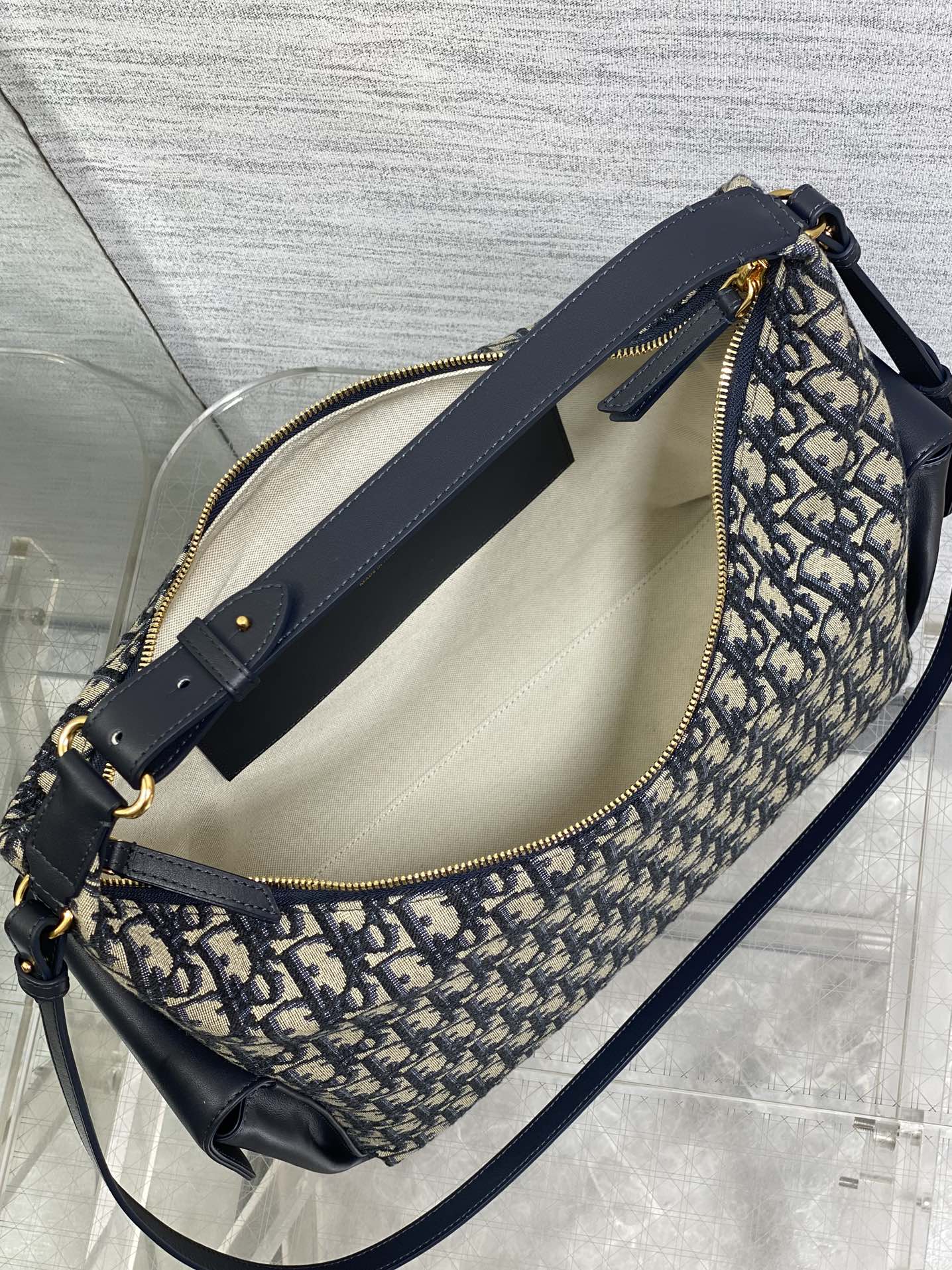 CD new single shoulder bag