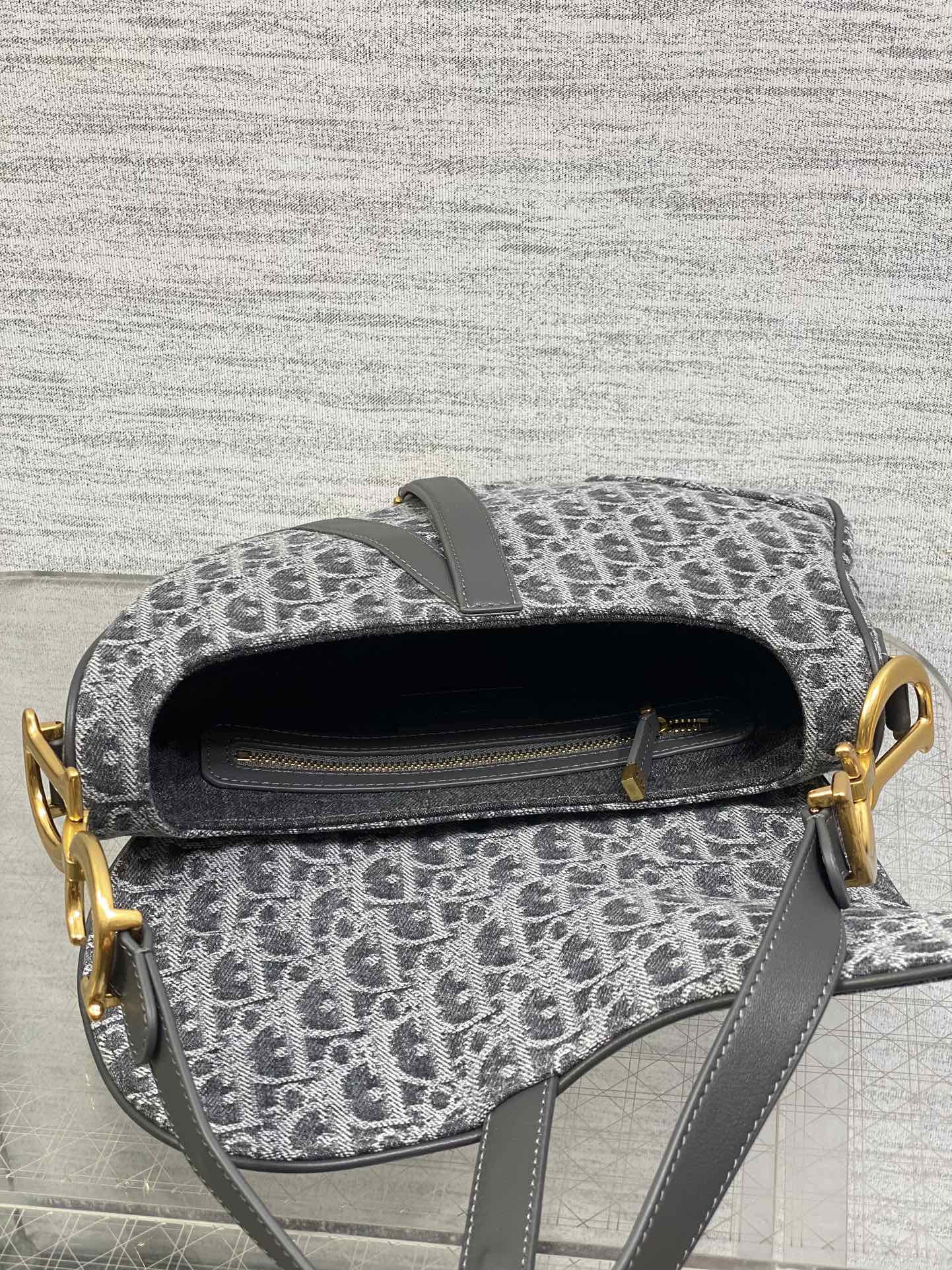 CD new single shoulder bag