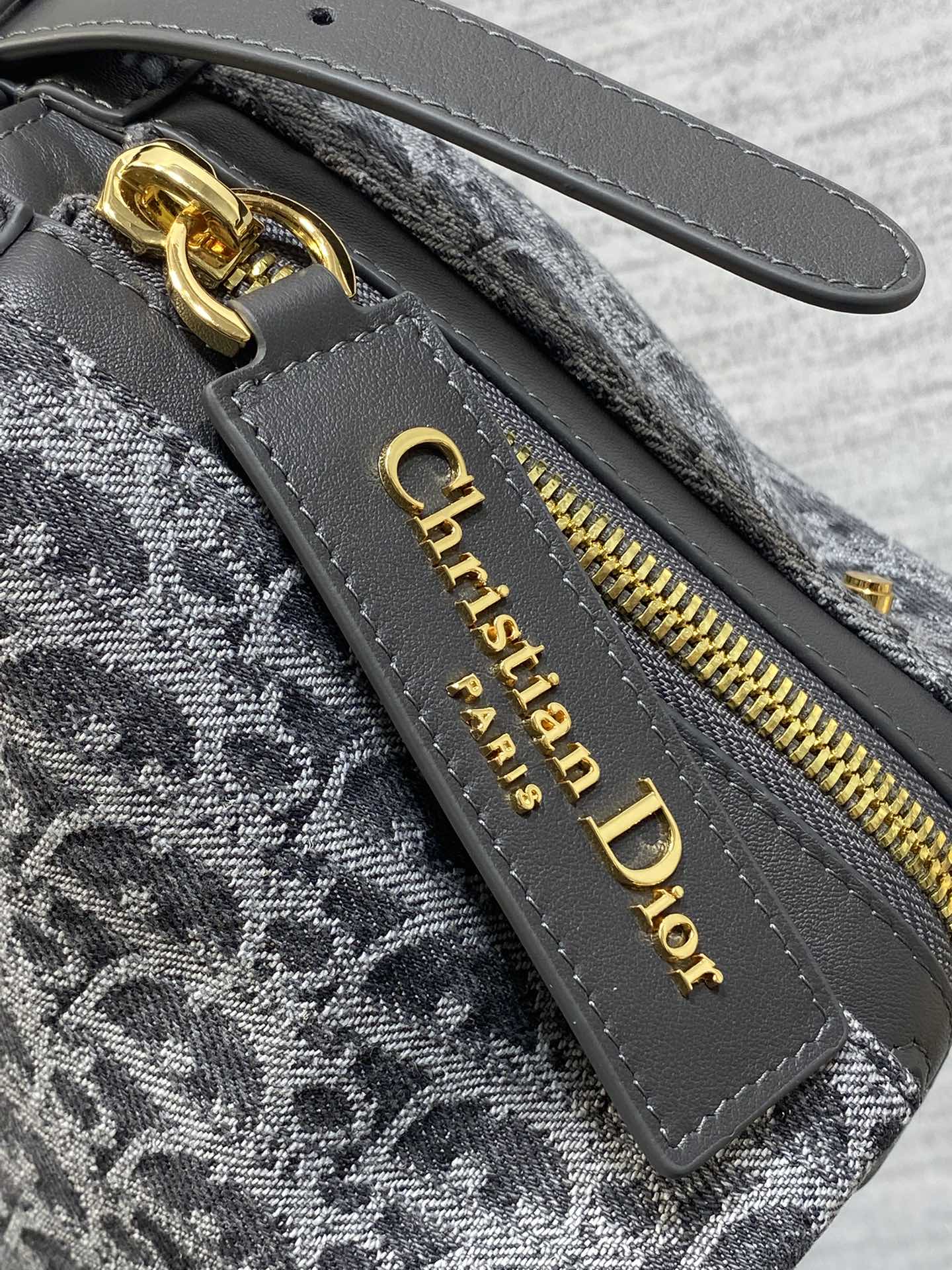 CD new single shoulder bag