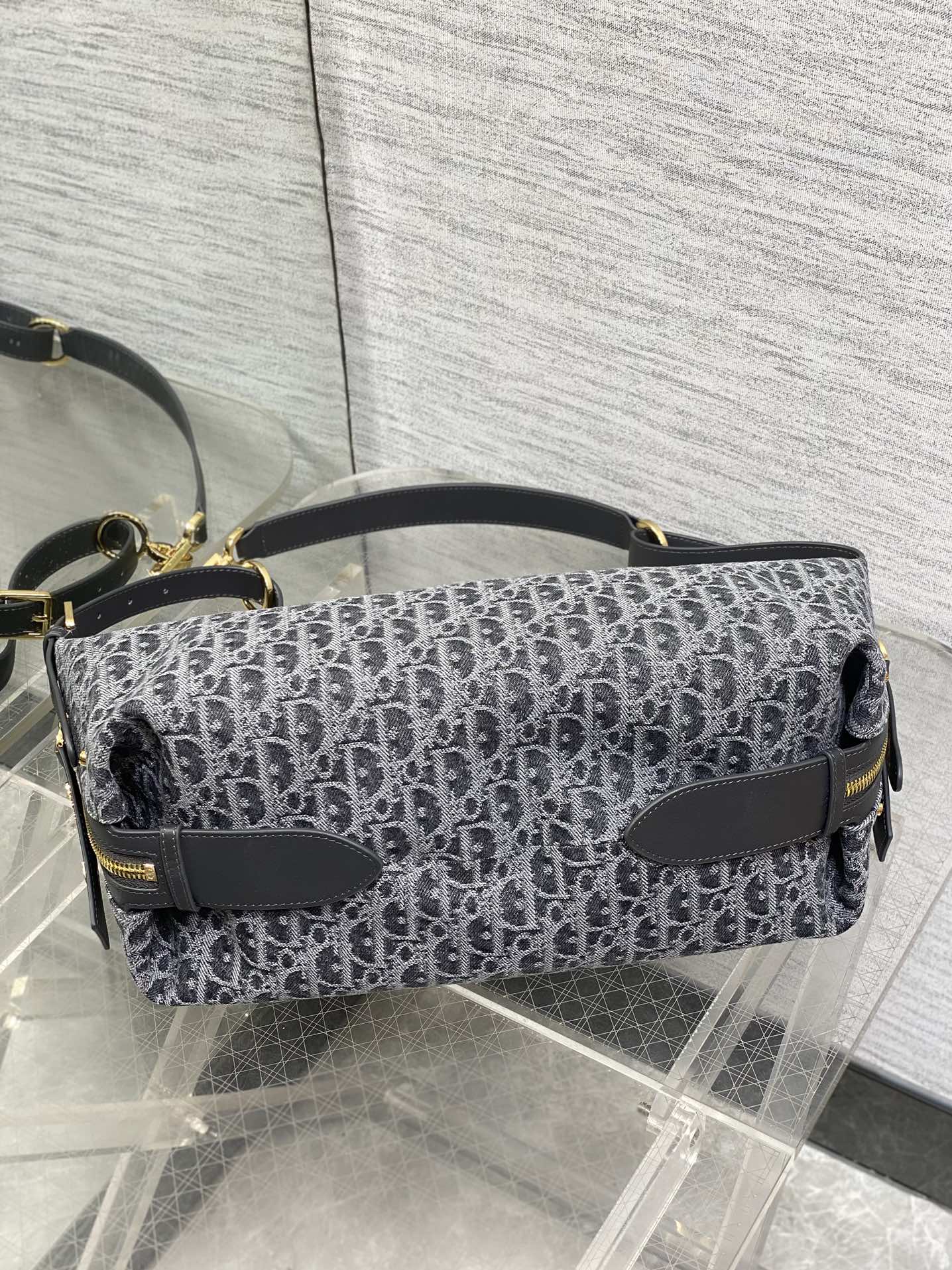 CD new single shoulder bag