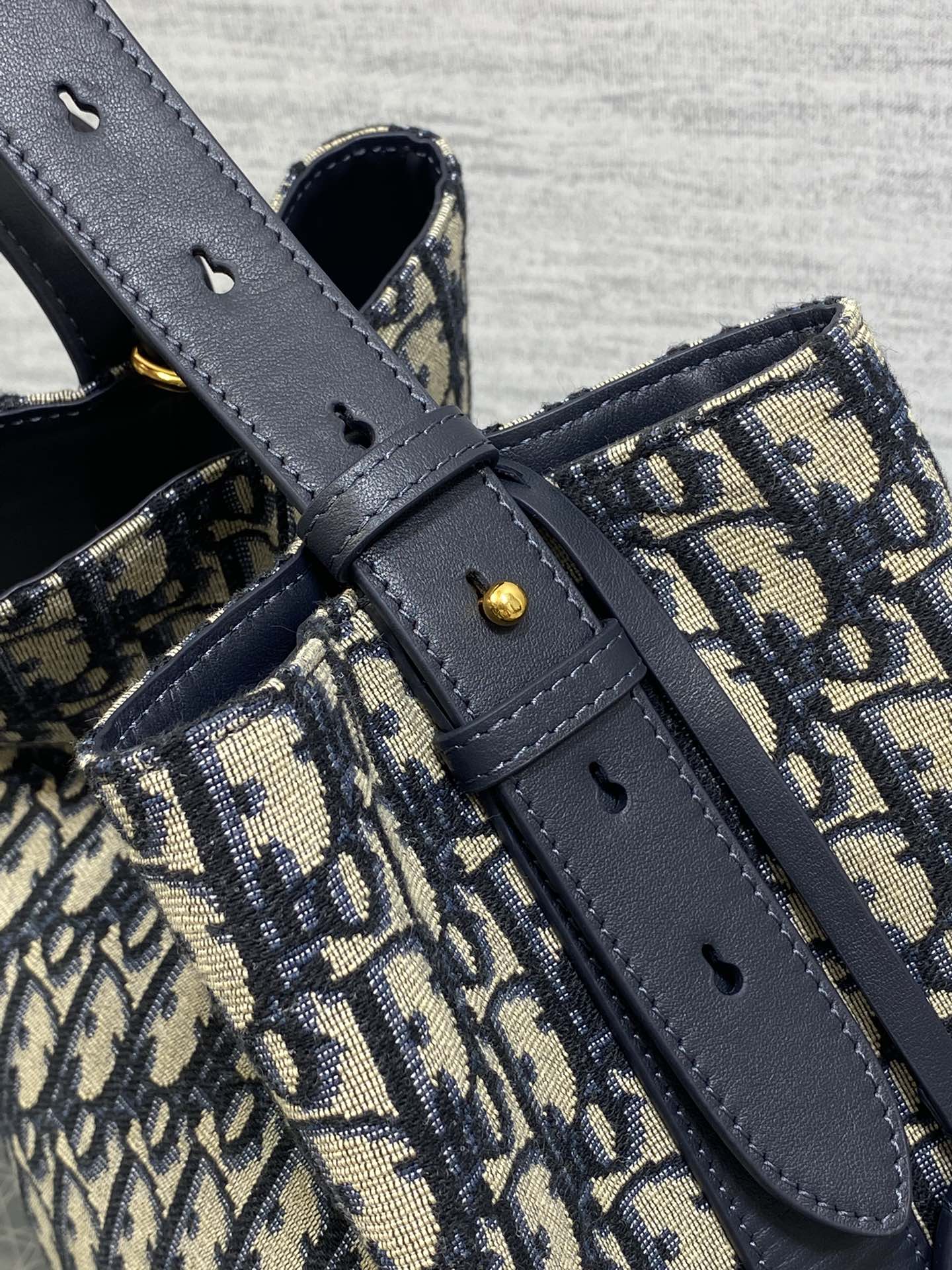 CD new single shoulder bag