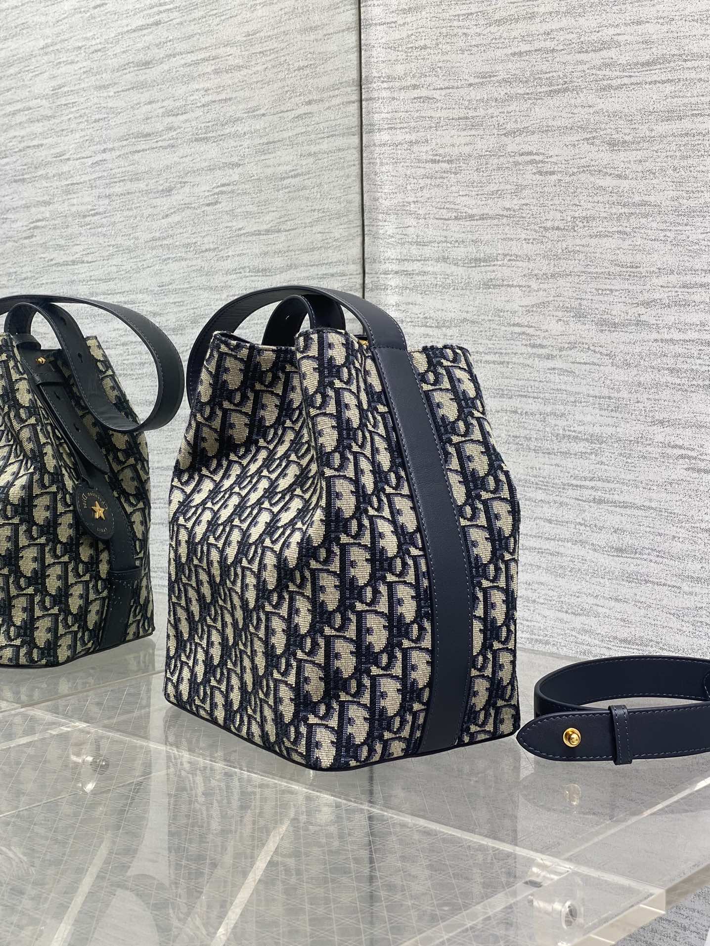 CD new single shoulder bag