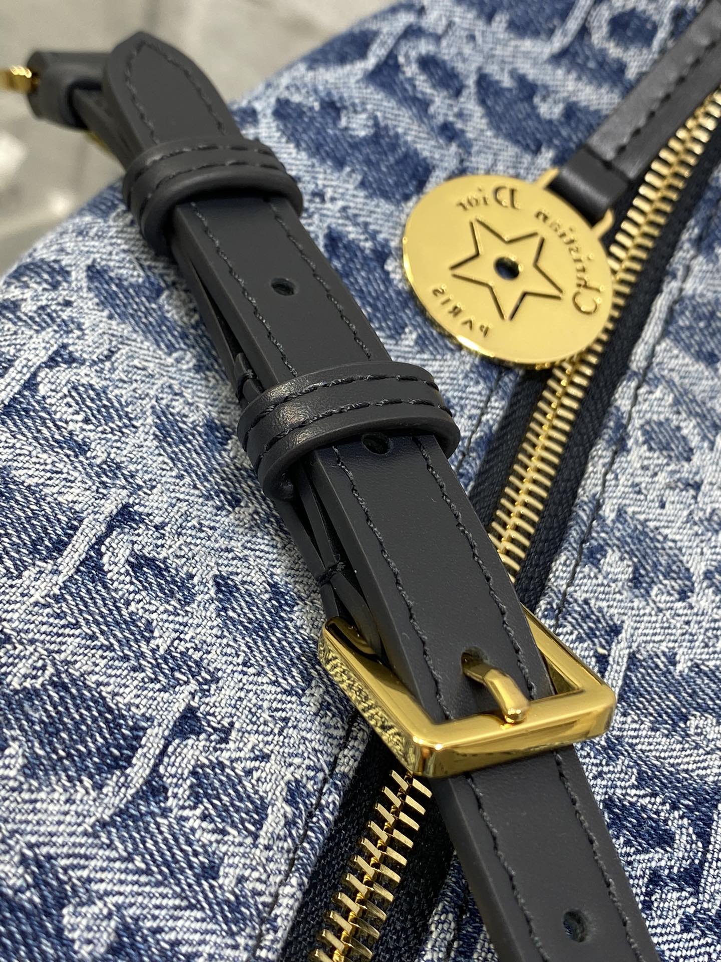 CD new single shoulder bag