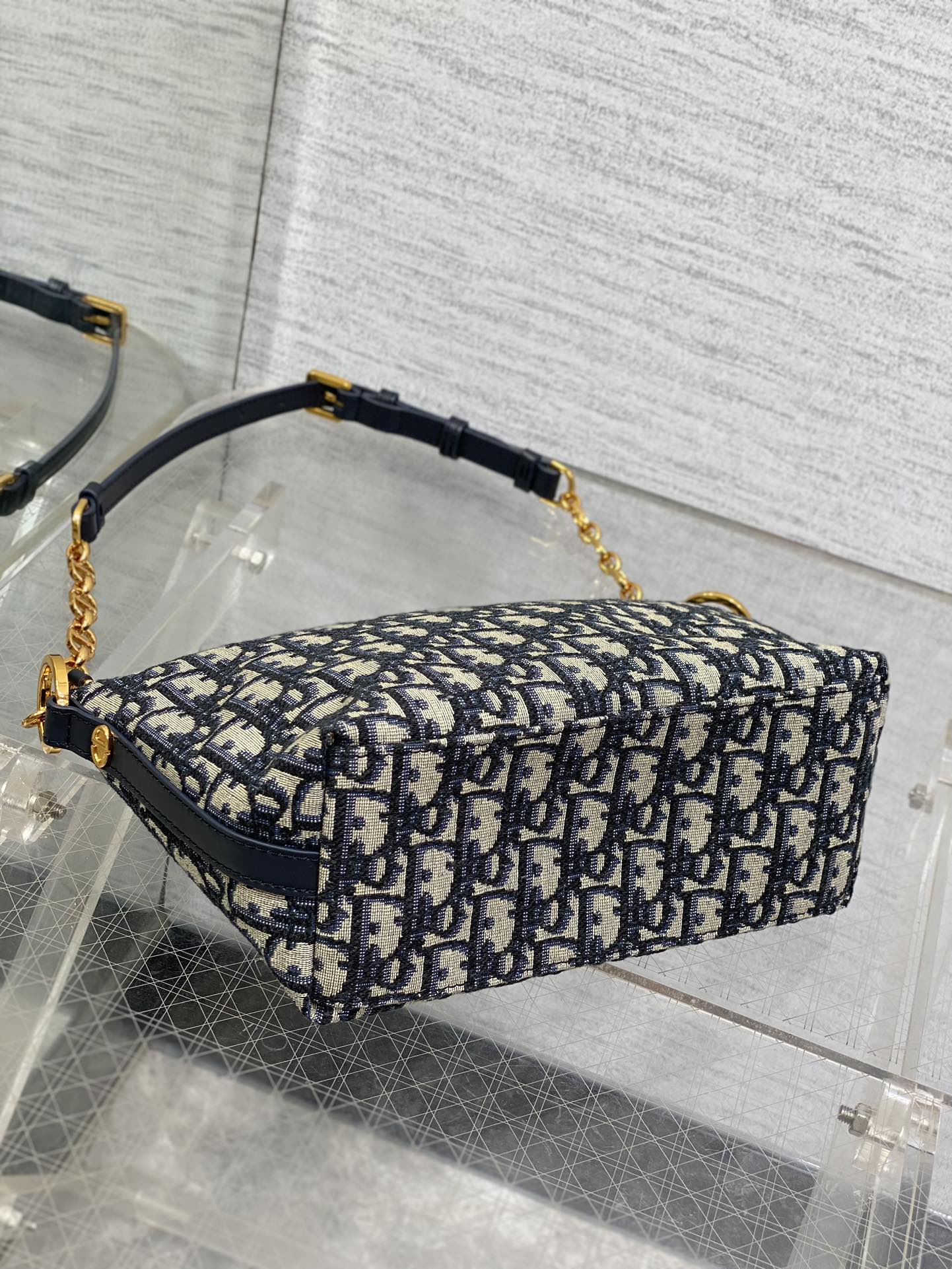 CD new single shoulder bag