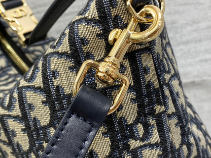 CD new single shoulder bag