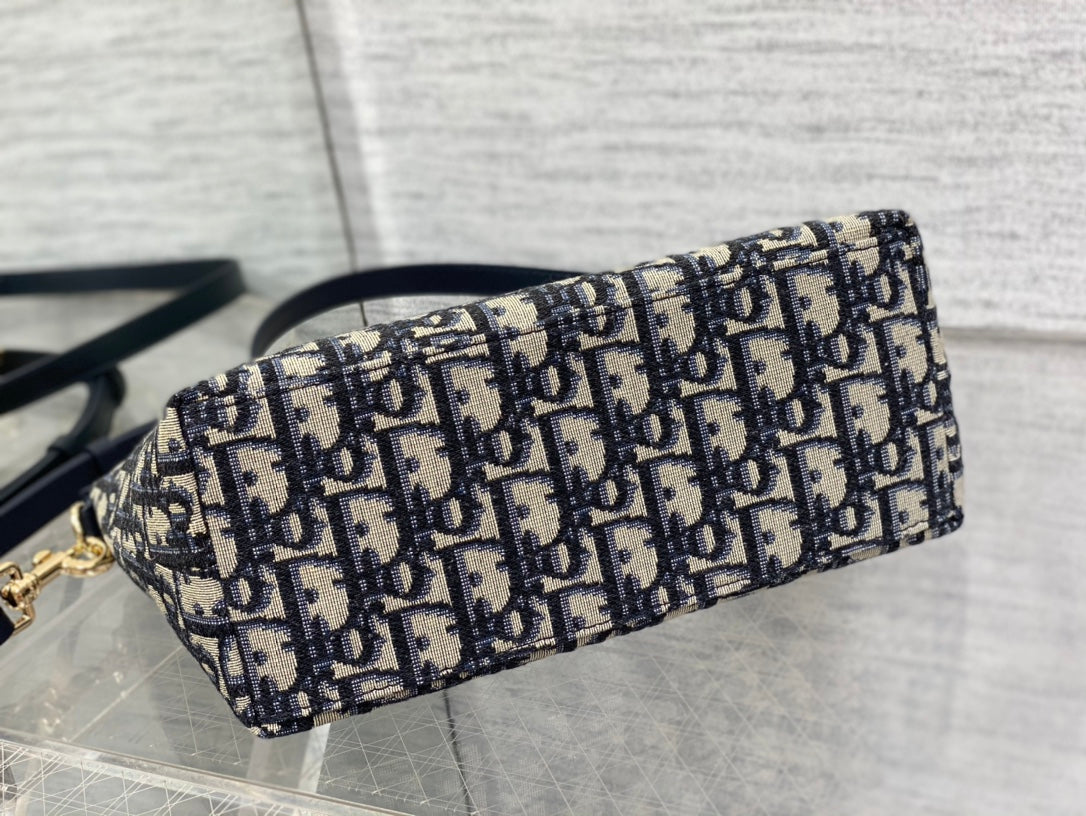 CD new single shoulder bag