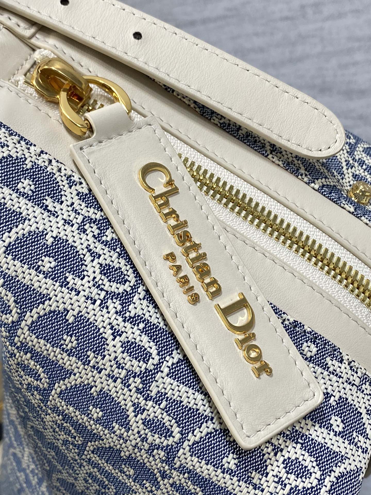 CD new single shoulder bag