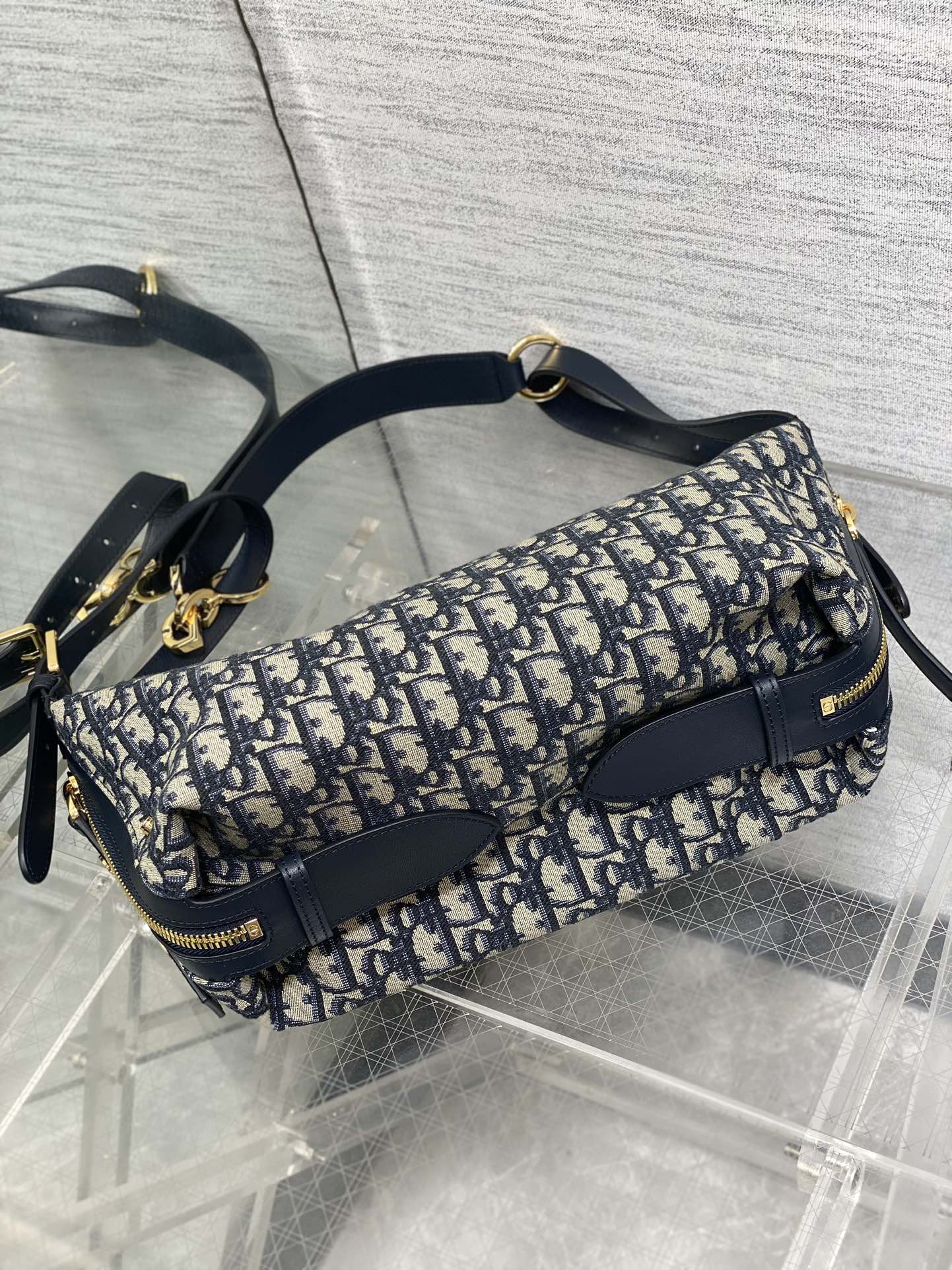 CD new single shoulder bag