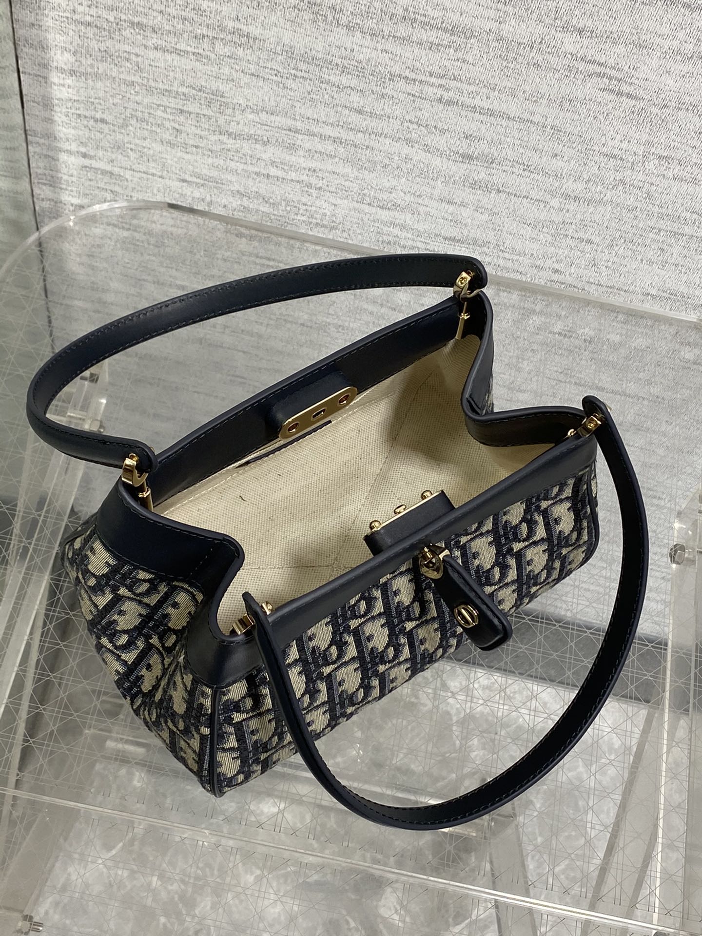 CD New Handbag