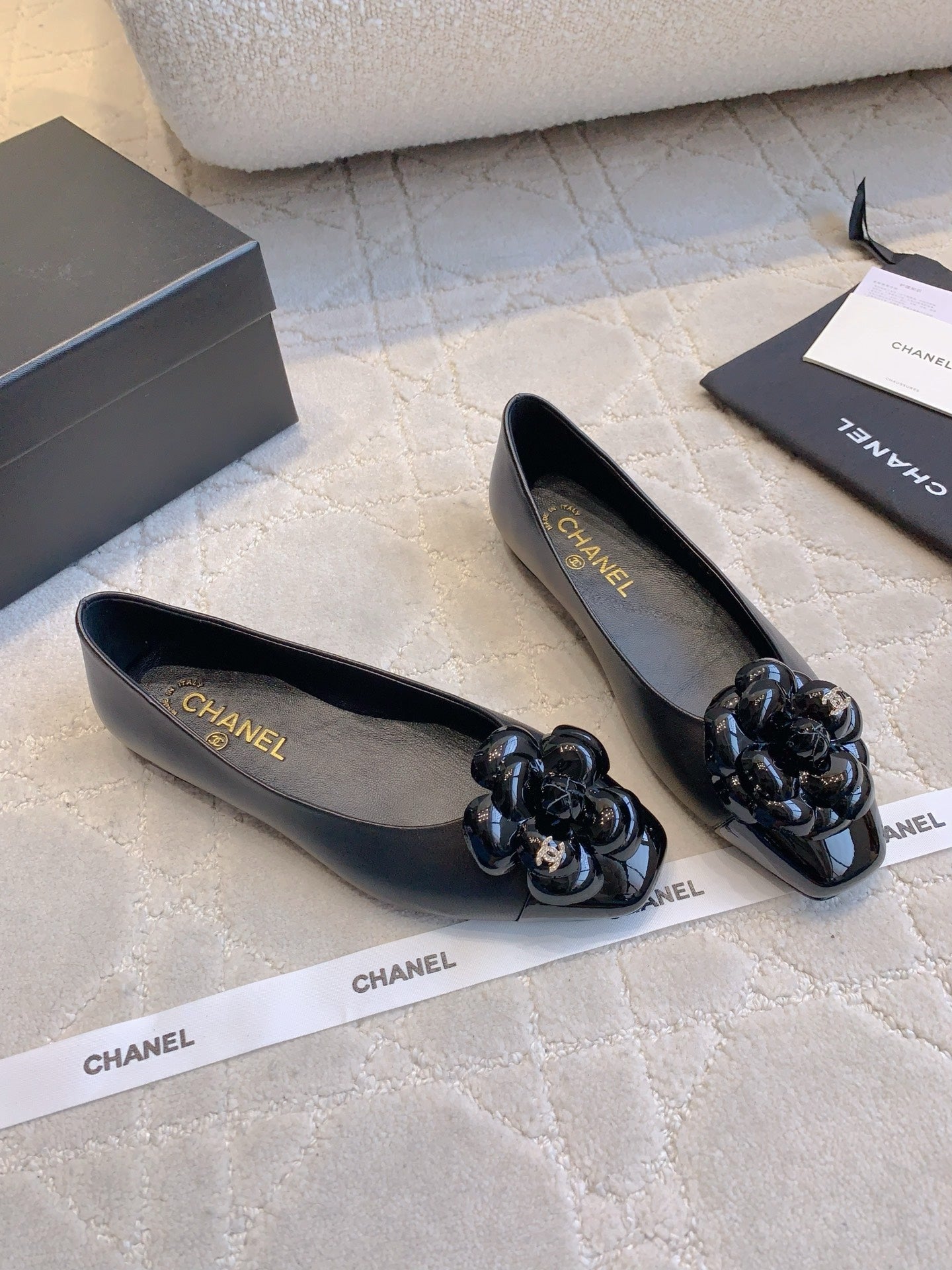 Chan New  Camellia flat shoes