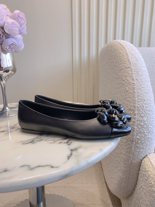 Chan New  Camellia flat shoes