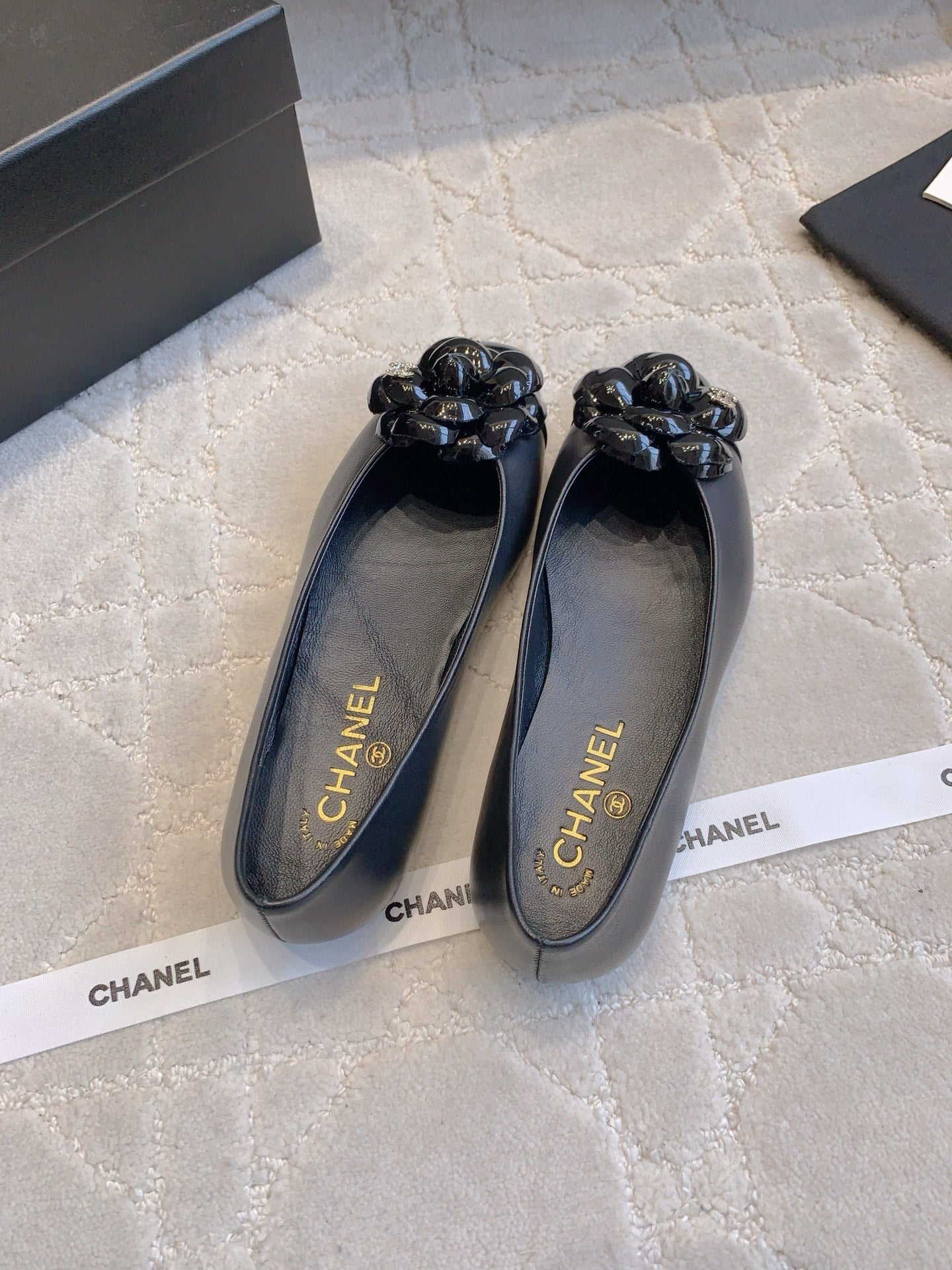 Chan New  Camellia flat shoes