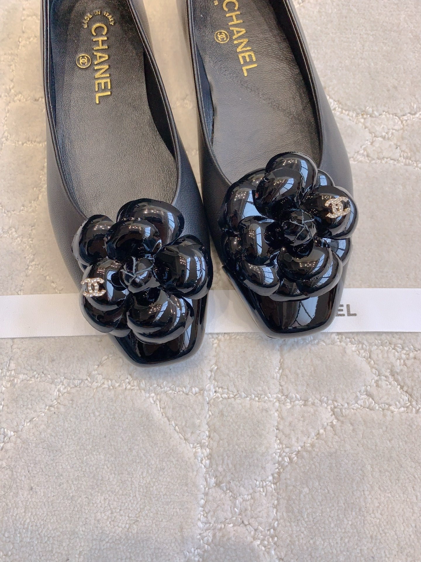 Chan New  Camellia flat shoes