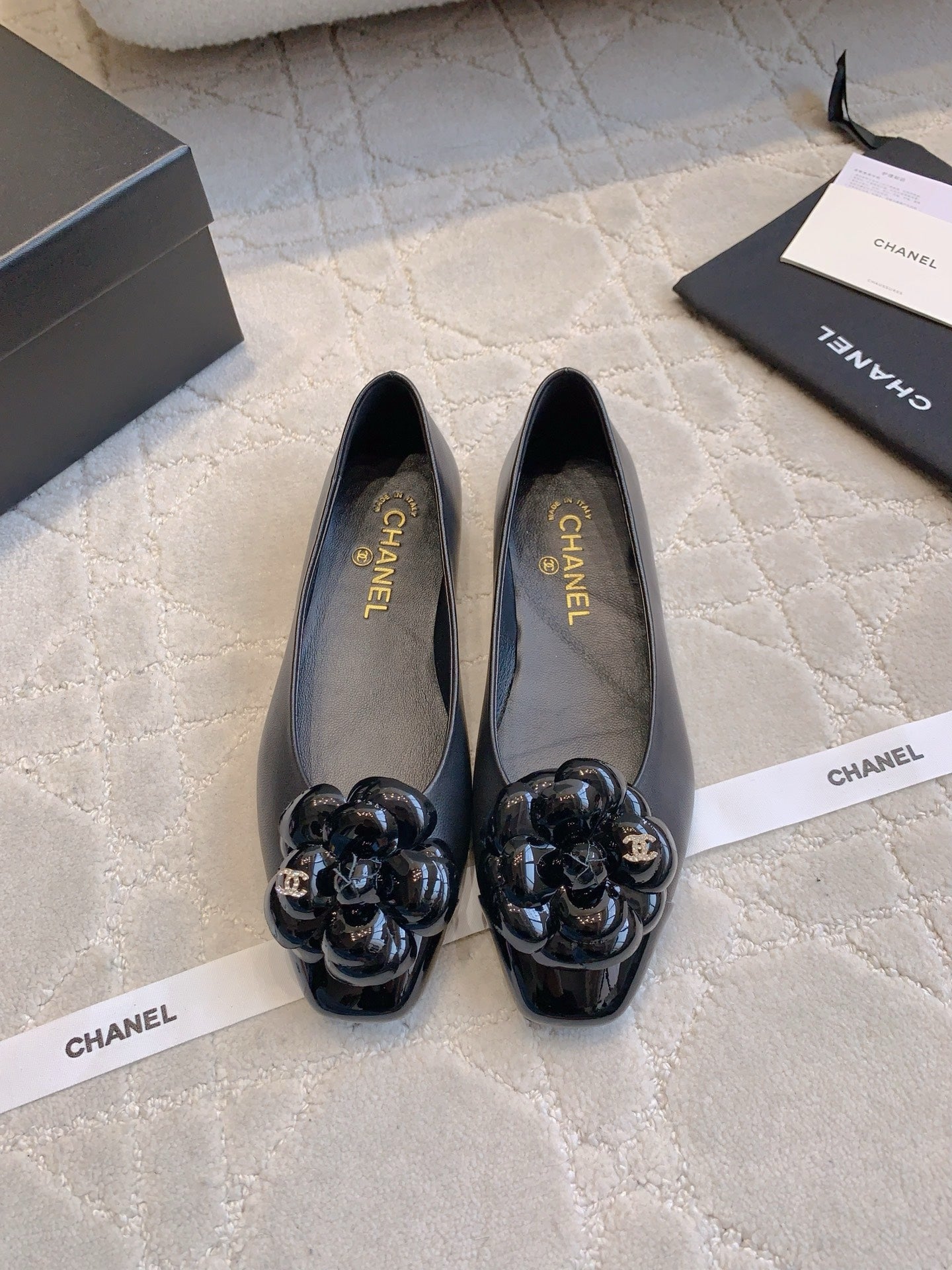 Chan New  Camellia flat shoes