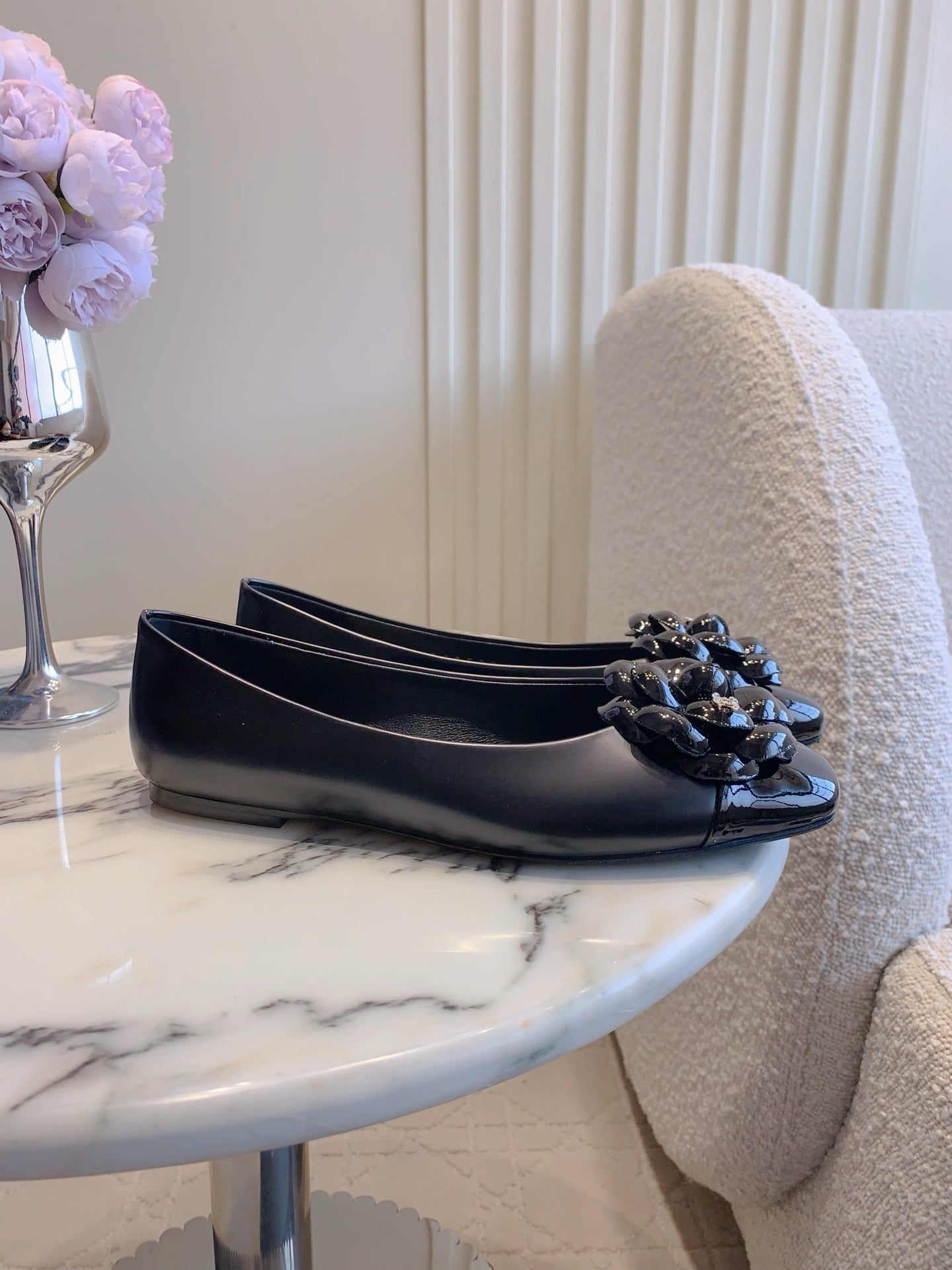 Chan New  Camellia flat shoes