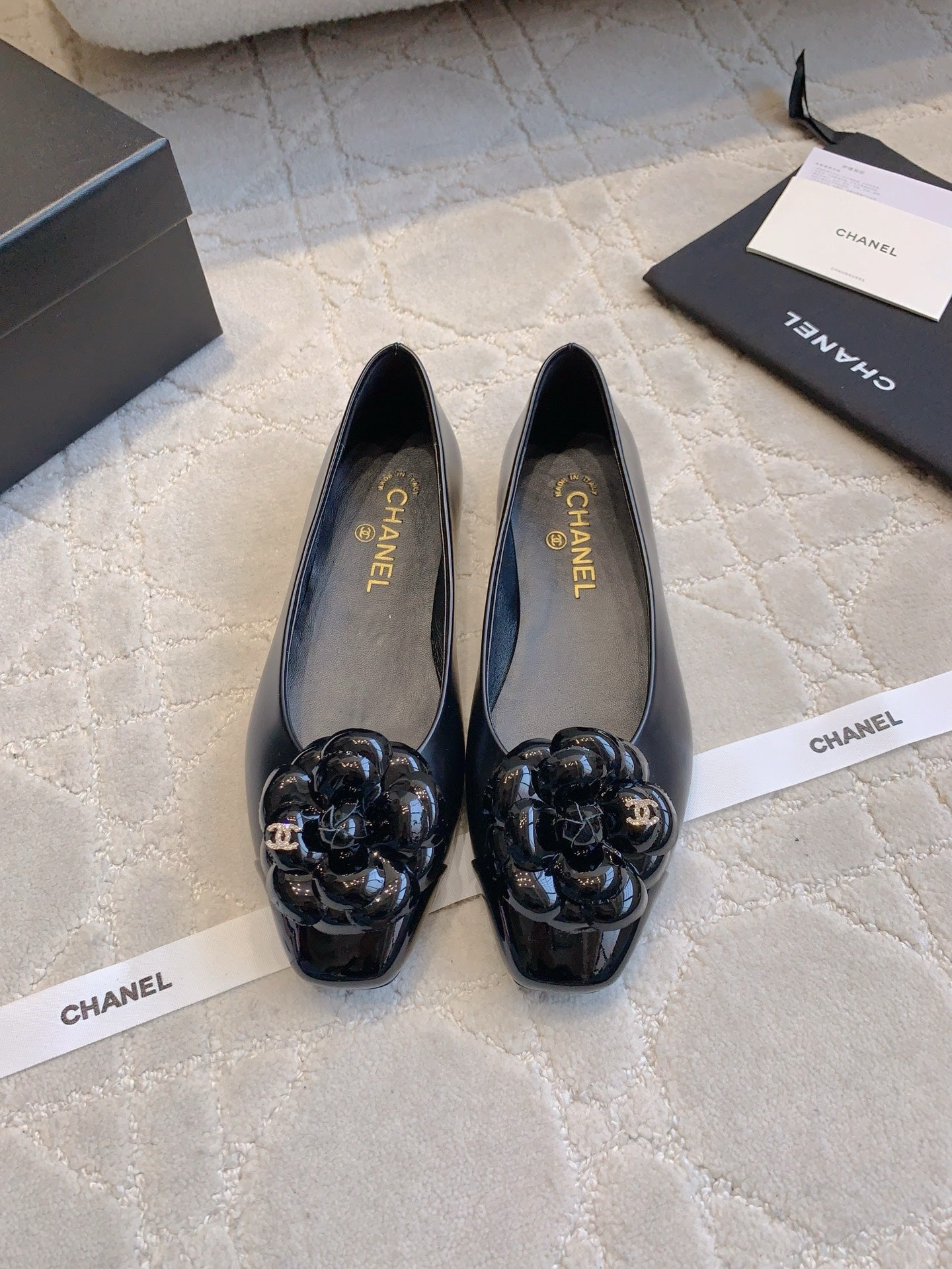 Chan New  Camellia flat shoes