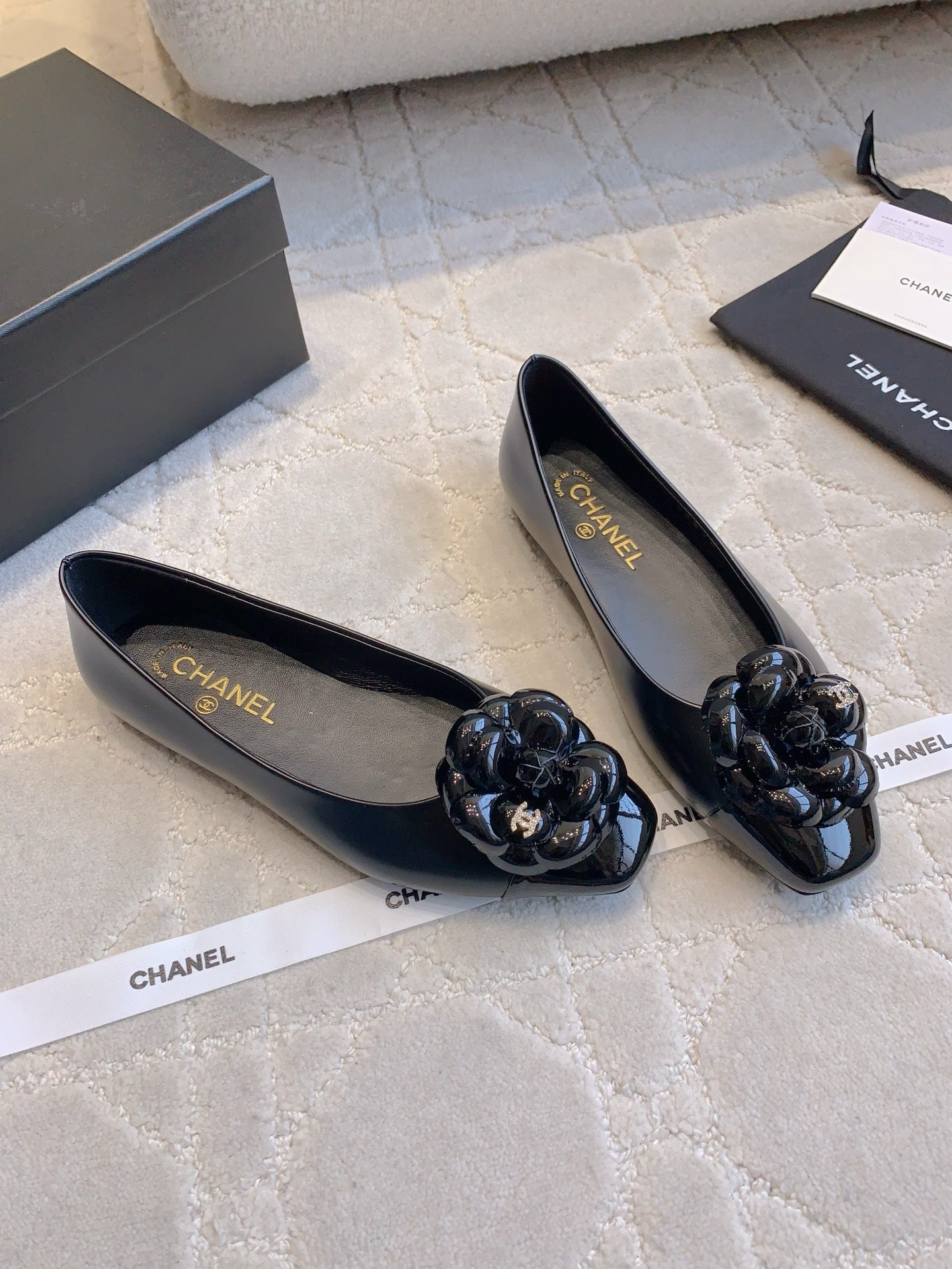 Chan New  Camellia flat shoes