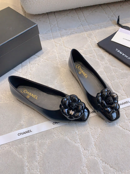 Chan New  Camellia flat shoes