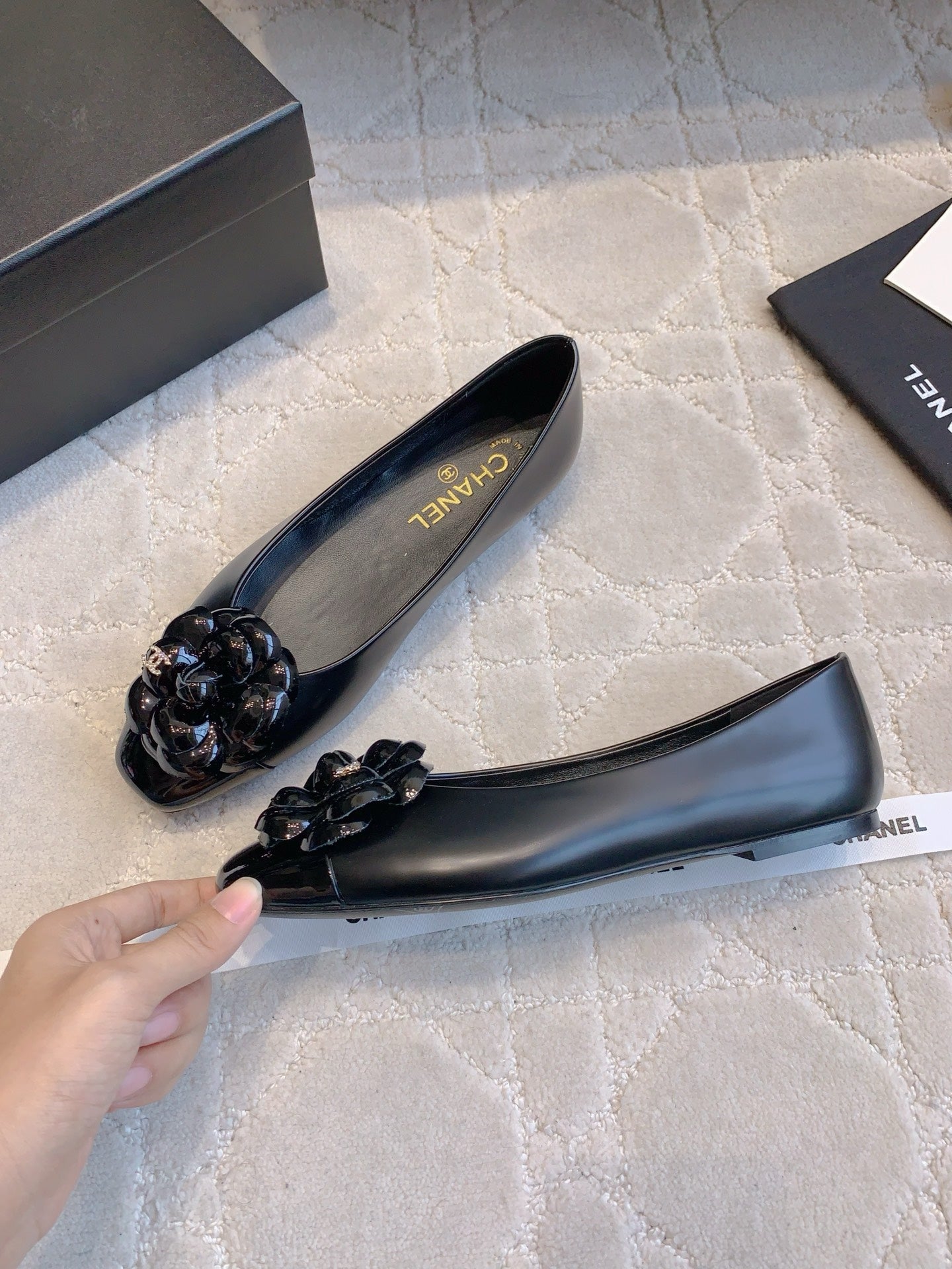 Chan New  Camellia flat shoes