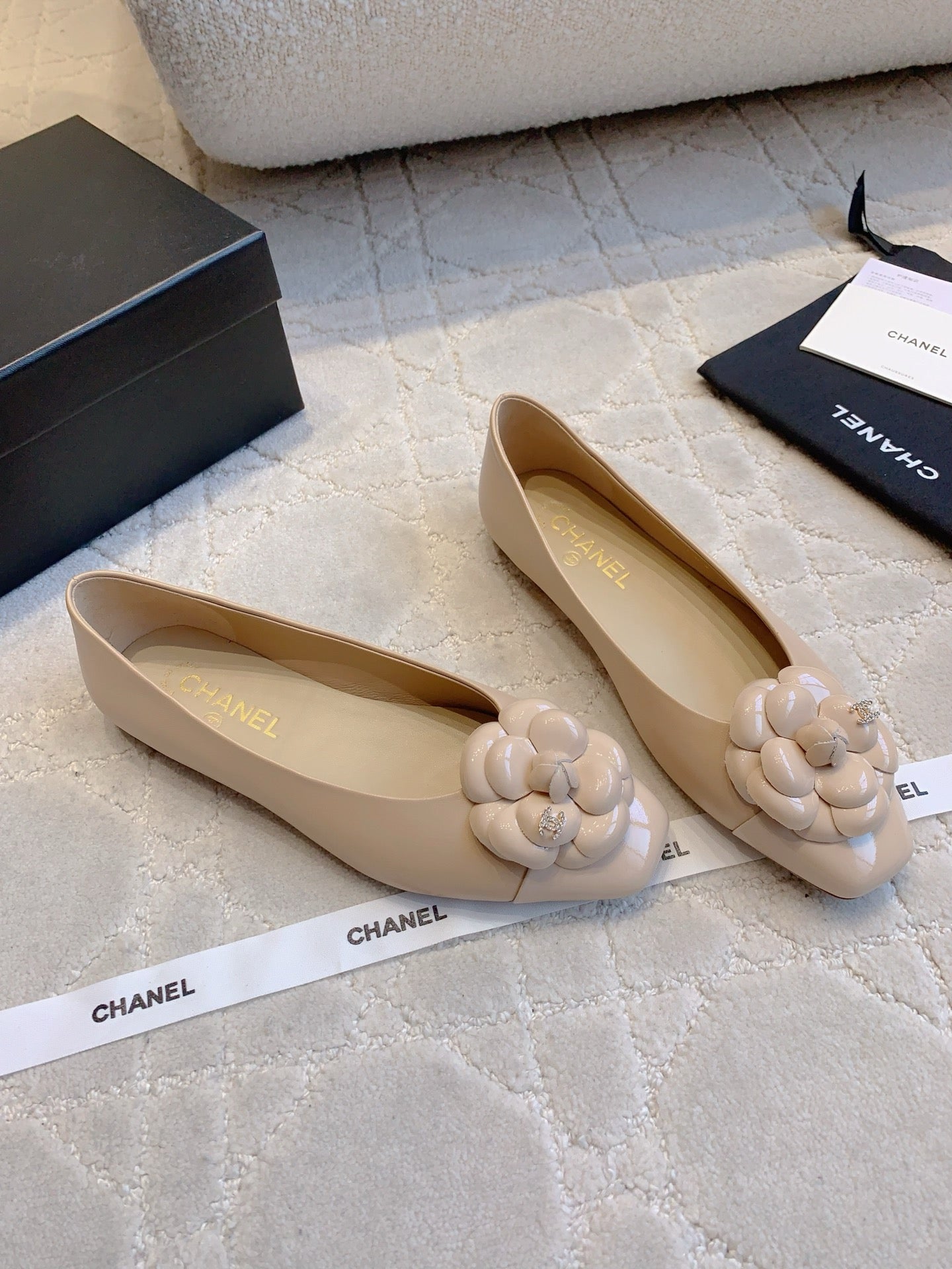 Chan New  Camellia flat shoes