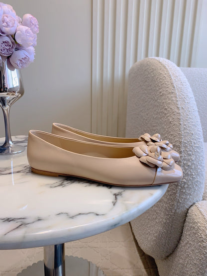 Chan New  Camellia flat shoes
