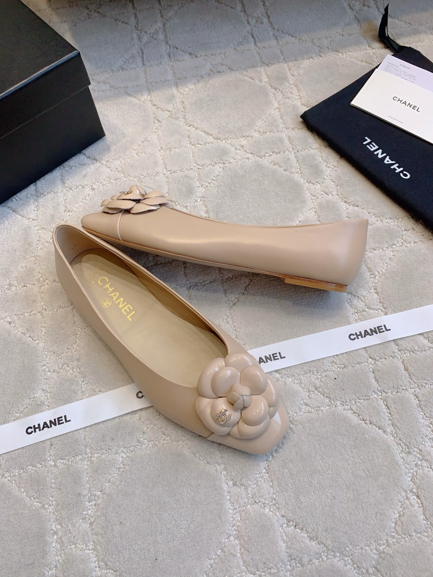Chan New  Camellia flat shoes