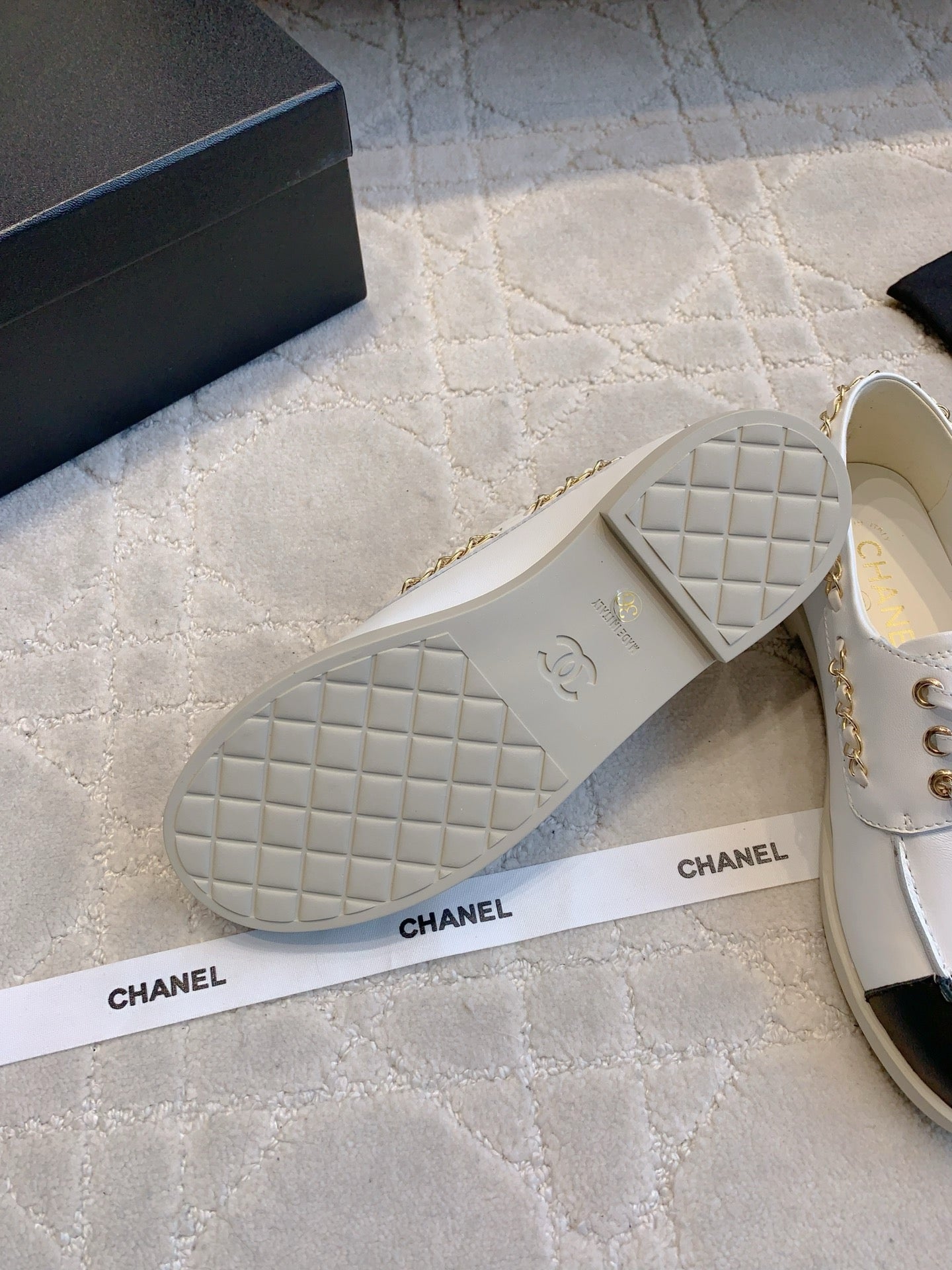 Chan New  Chain-strap flats