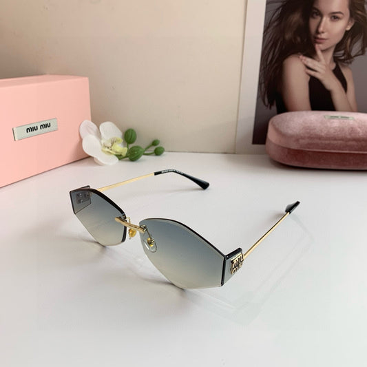 Miu  New Sunglasses