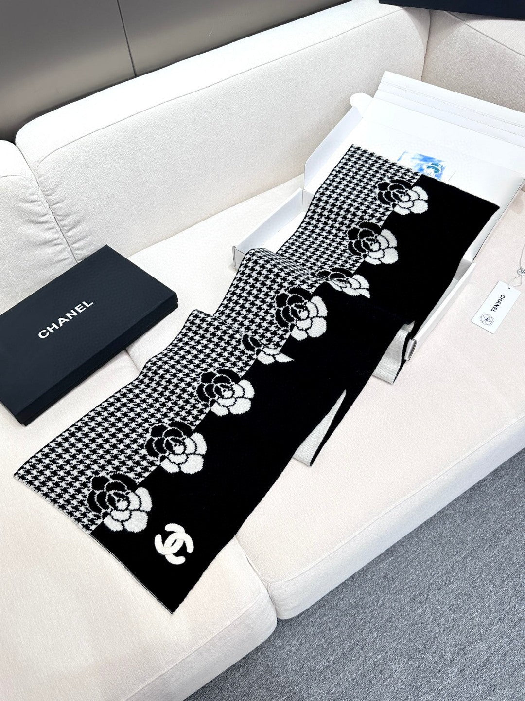 CHAN New Cashmere Scarf