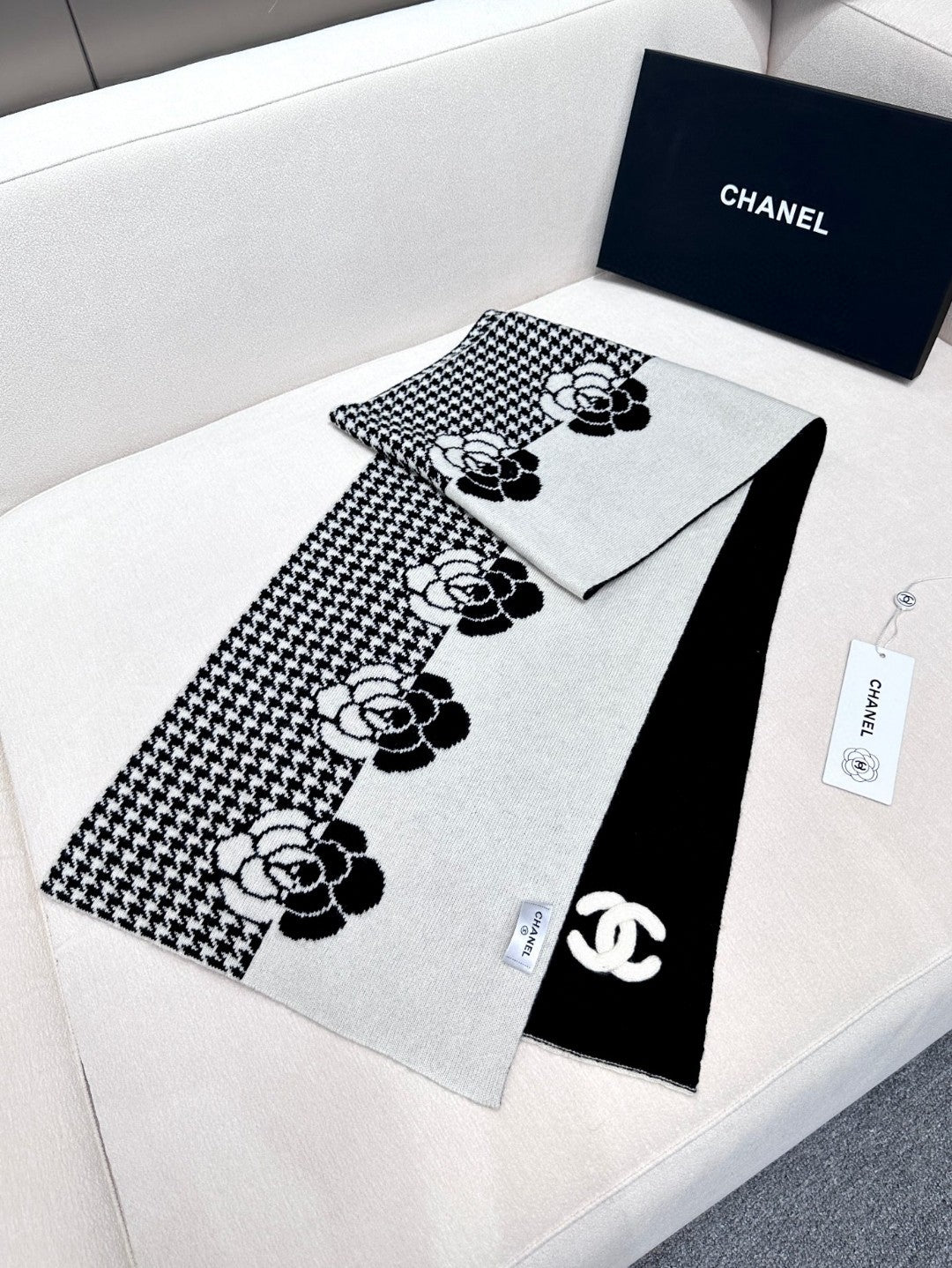 CHAN New Cashmere Scarf