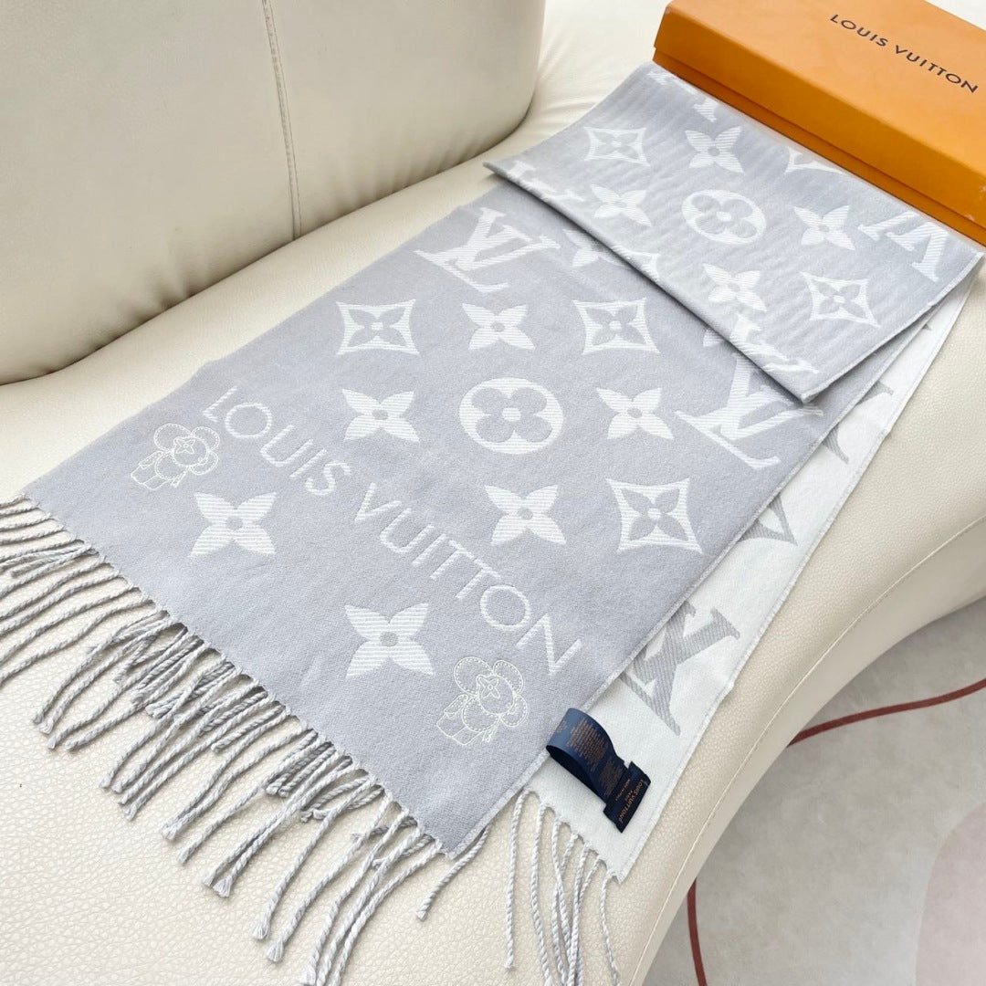 Louis New Scarf