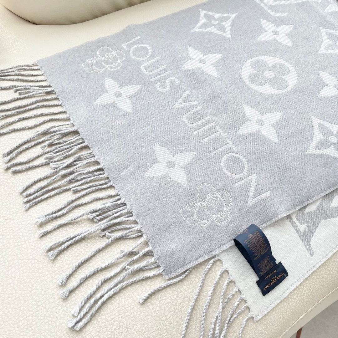 Louis New Scarf
