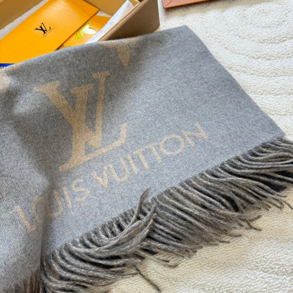 Louis New Scarf