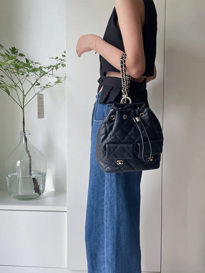 Chan New 23B drawstring bucket backpack