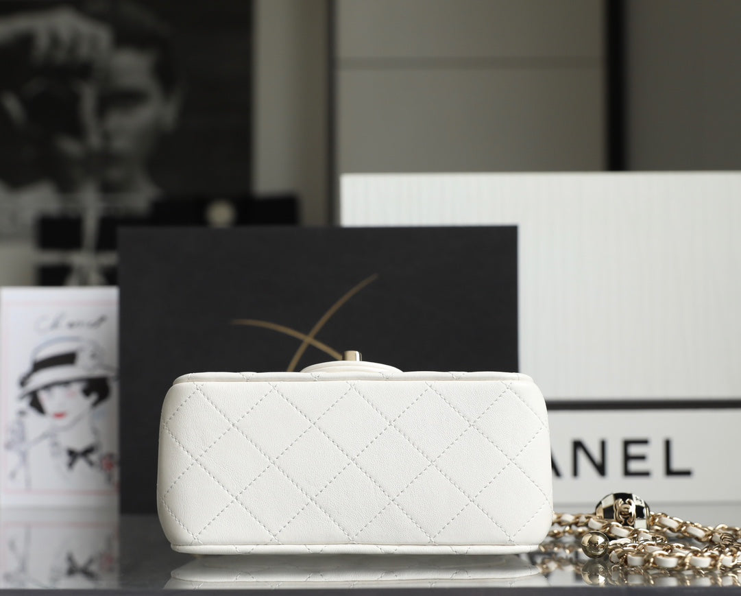 Chan New 23c square shoulder bag