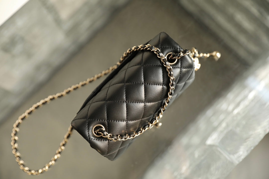 Chan New 23c square shoulder bag