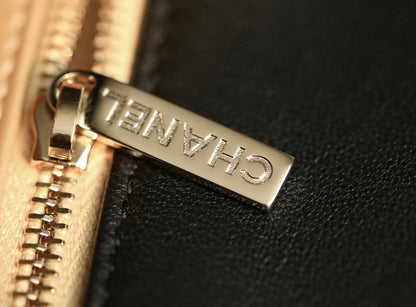 Chan New 23c square shoulder bag