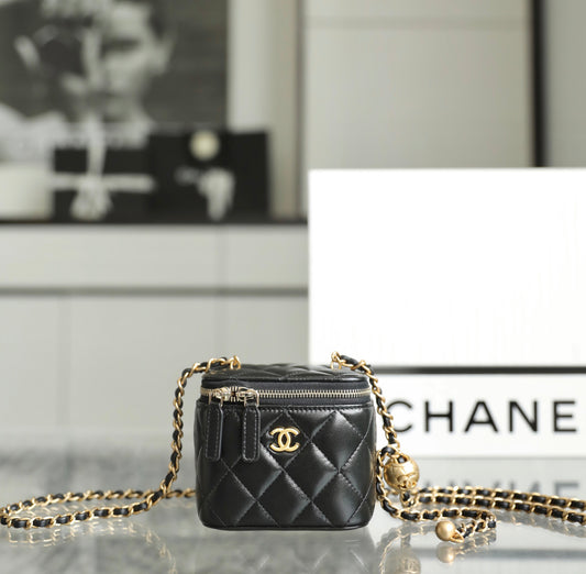 Chan New 23s Chain cosmetic bag